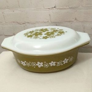 VTG Pyrex Spring Blossom 🌼 green casserole with lid EUC